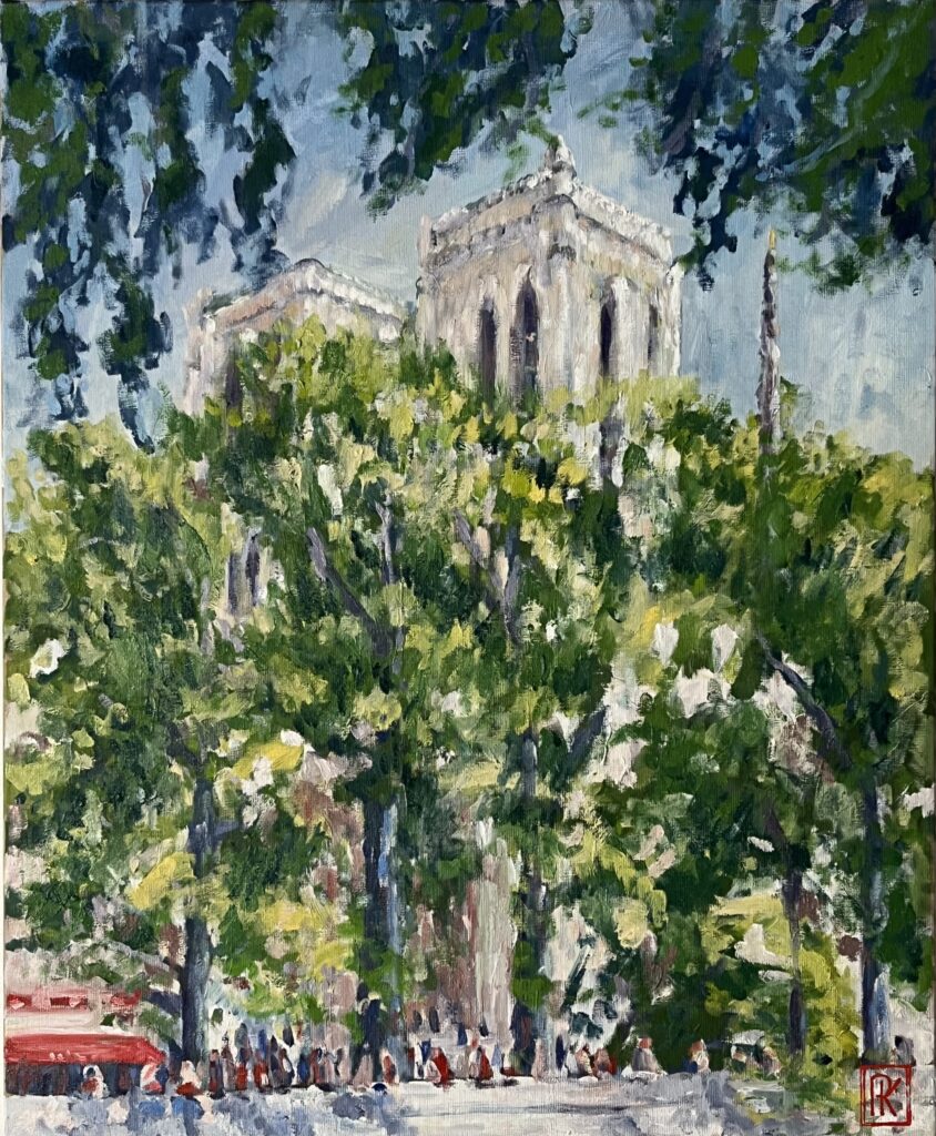 Vue d'arbres avec une cathédrale